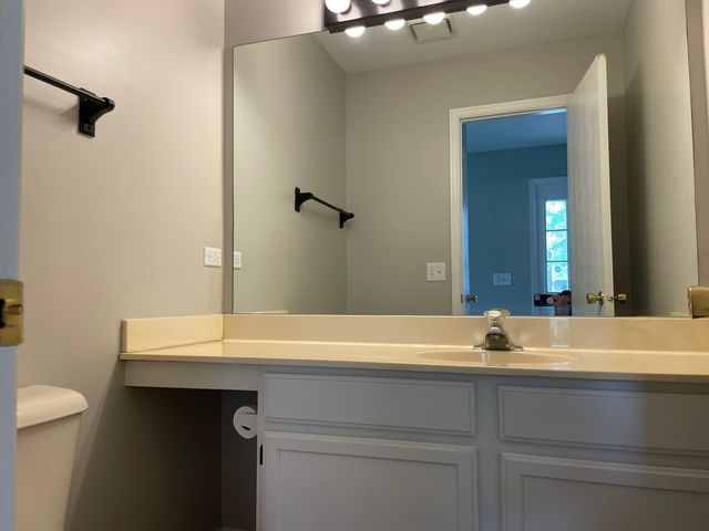 462 Village Creek Drive 462, Lake In The Hills, IL 60156