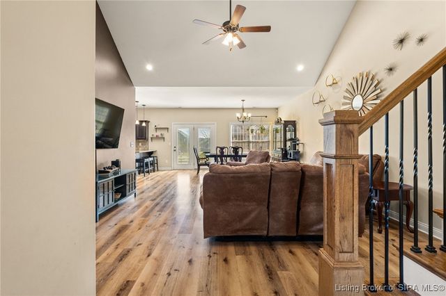 3016 Garden Villa Drive, Jeffersonville, IN 47130