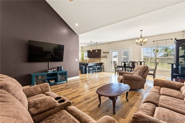 3016 Garden Villa Drive, Jeffersonville, IN 47130