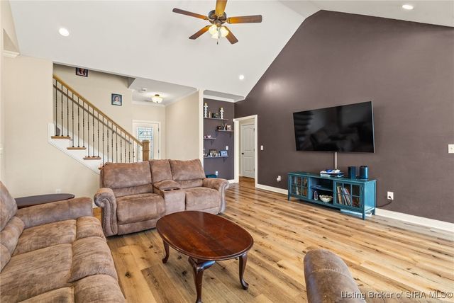 3016 Garden Villa Drive, Jeffersonville, IN 47130