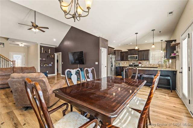 3016 Garden Villa Drive, Jeffersonville, IN 47130