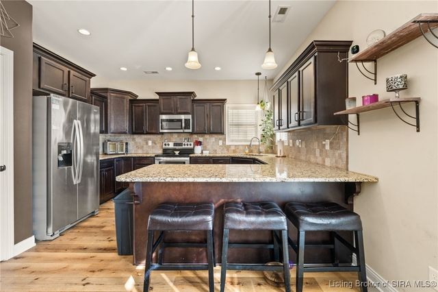 3016 Garden Villa Drive, Jeffersonville, IN 47130