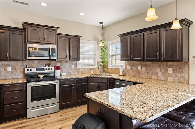 3016 Garden Villa Drive, Jeffersonville, IN 47130