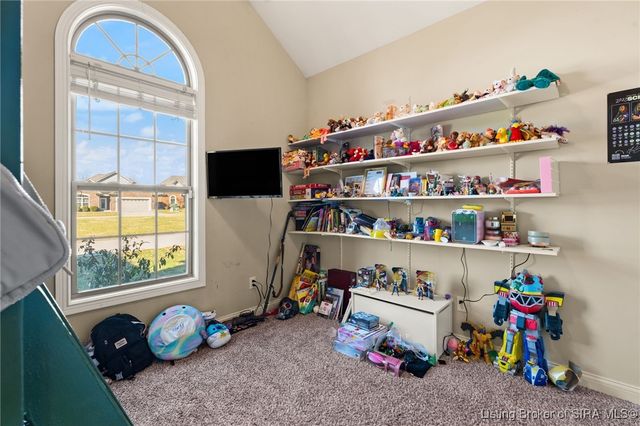 3016 Garden Villa Drive, Jeffersonville, IN 47130