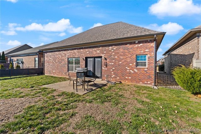 3016 Garden Villa Drive, Jeffersonville, IN 47130