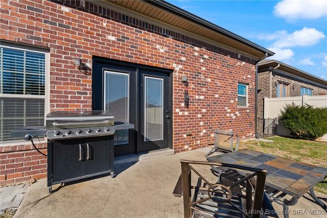 3016 Garden Villa Drive, Jeffersonville, IN 47130