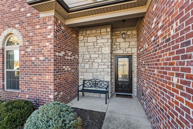 3016 Garden Villa Drive, Jeffersonville, IN 47130