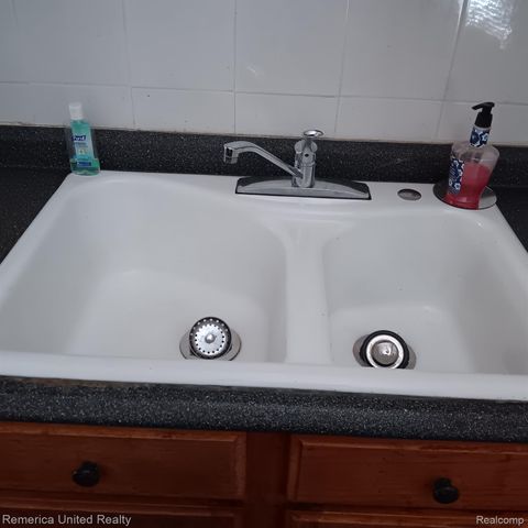 26573 Somerset Drive, Inkster, MI 48141