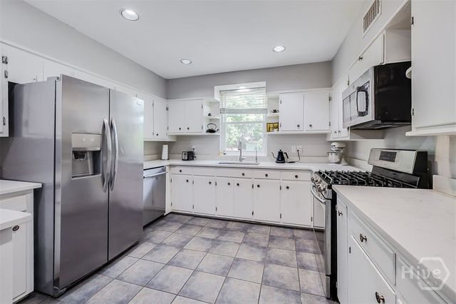 18 E 61st Street, Savannah, GA 31405