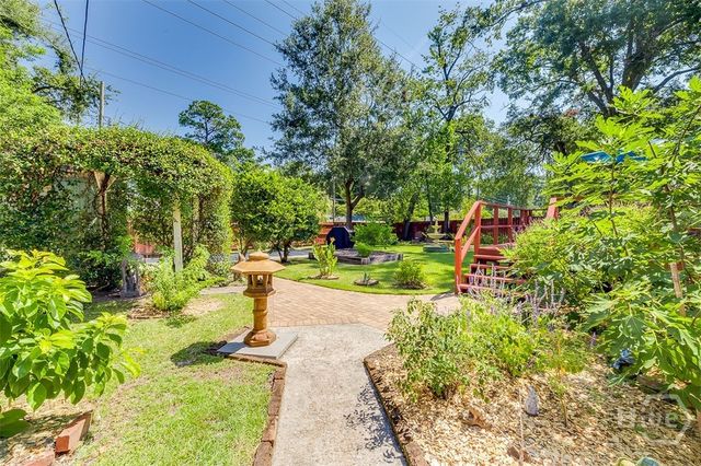 18 E 61st Street, Savannah, GA 31405
