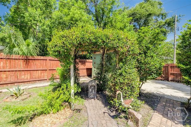18 E 61st Street, Savannah, GA 31405