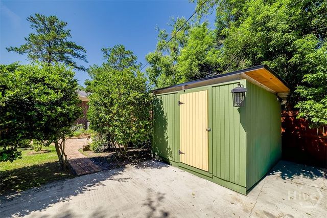 18 E 61st Street, Savannah, GA 31405
