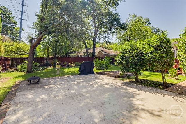 18 E 61st Street, Savannah, GA 31405