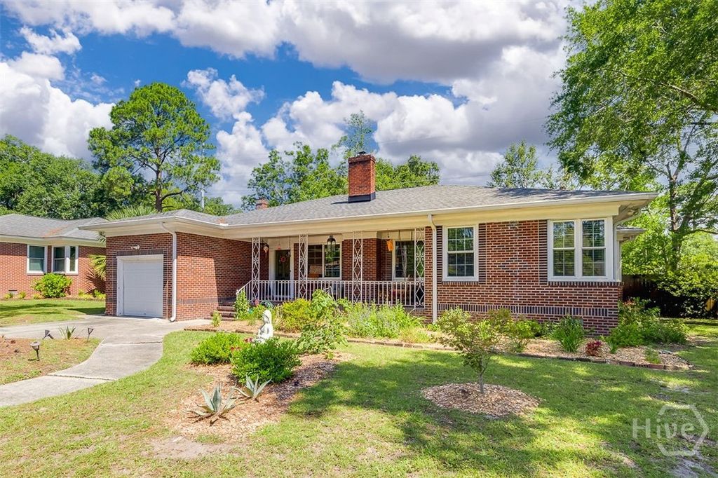 18 E 61st Street, Savannah, GA 31405