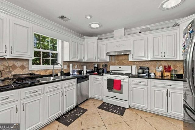 61 Oxford Brook Way, Lawrenceville, GA 30046