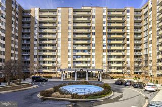 3001 VEAZEY TER NW #728, Washington, DC 20008