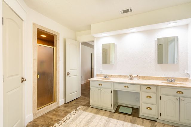 1505 Williamsburg Court, Ennis, TX 75119