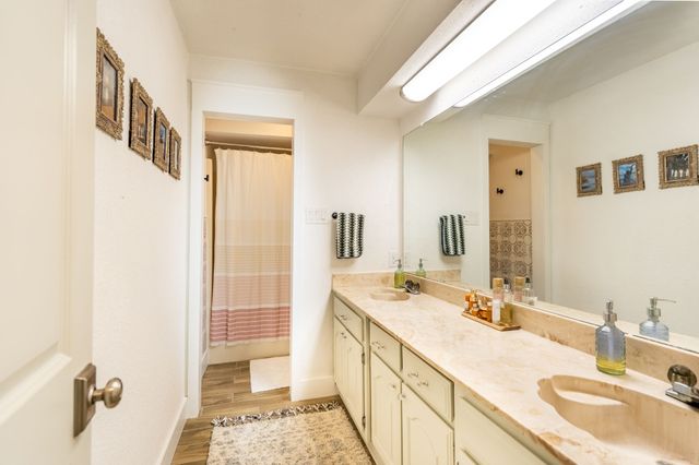 1505 Williamsburg Court, Ennis, TX 75119