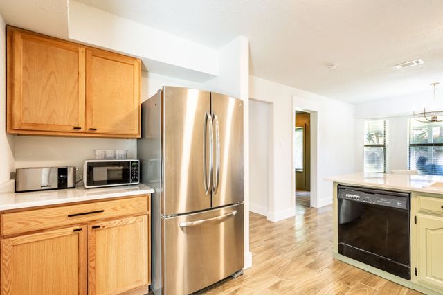 1505 Williamsburg Court, Ennis, TX 75119