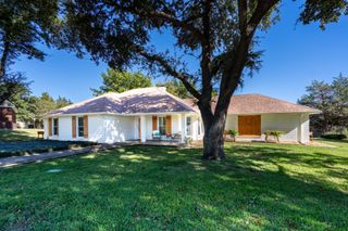 1505 Williamsburg Court, Ennis, TX 75119