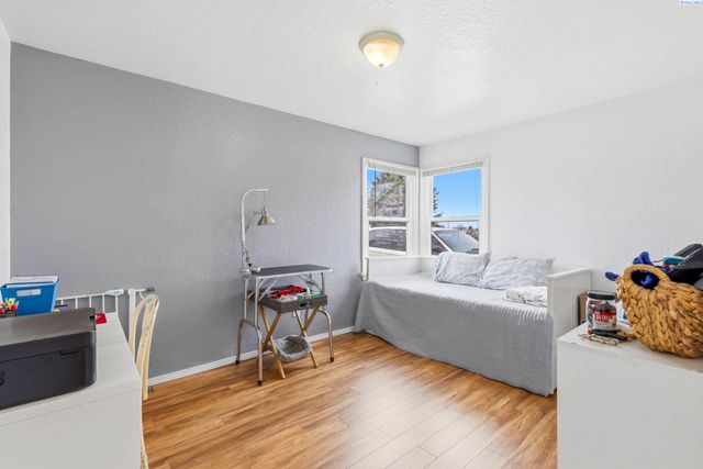 24 N Jean St., Kennewick, WA 99336