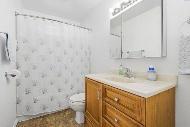 24 N Jean St., Kennewick, WA 99336