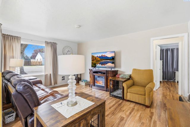 24 N Jean St., Kennewick, WA 99336