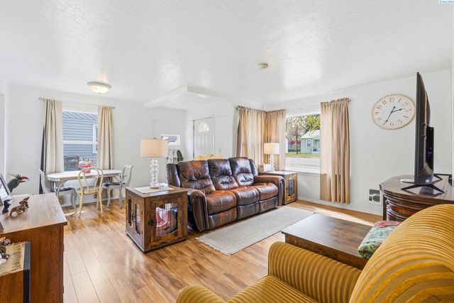 24 N Jean St., Kennewick, WA 99336
