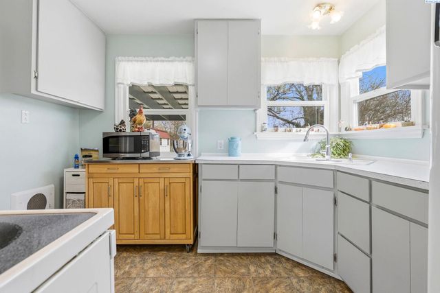 24 N Jean St., Kennewick, WA 99336