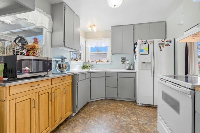 24 N Jean St., Kennewick, WA 99336