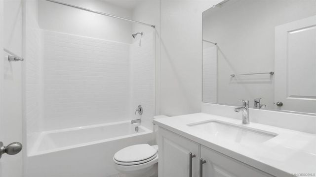 329 Ocotillo Gl, Escondido, CA 92025