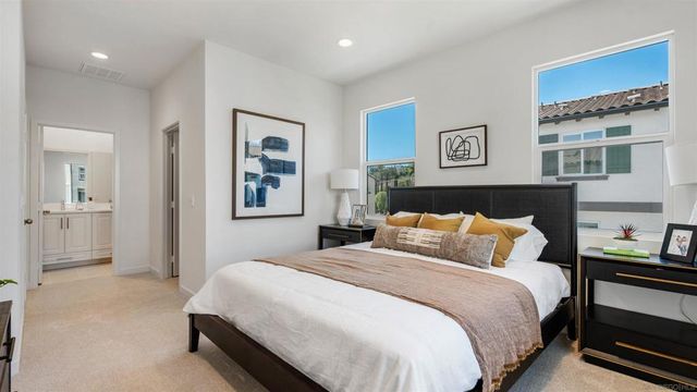 329 Ocotillo Gl, Escondido, CA 92025