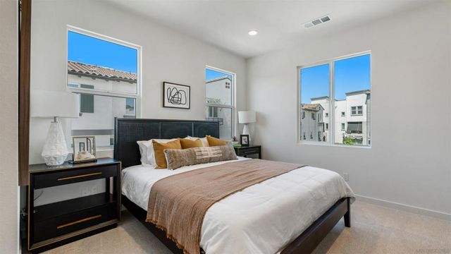 329 Ocotillo Gl, Escondido, CA 92025