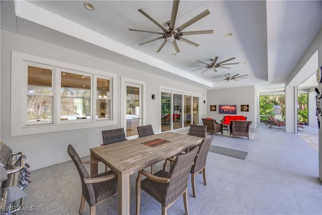 4885 Tamarind Ridge DR, Naples, FL 34119