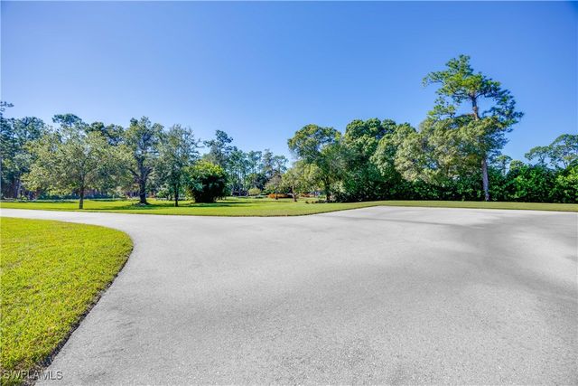 4885 Tamarind Ridge DR, Naples, FL 34119