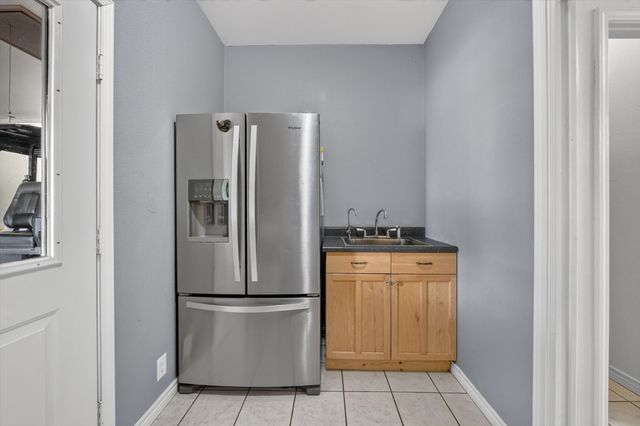 1958 Crockett Street, Sanger, TX 76266