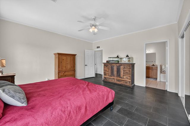 1958 Crockett Street, Sanger, TX 76266