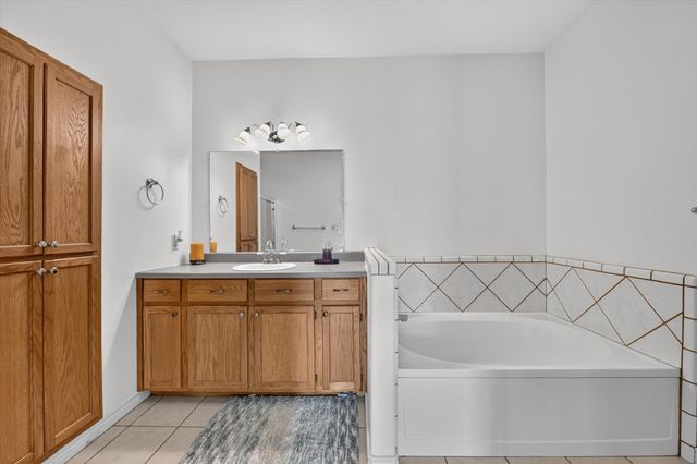 1958 Crockett Street, Sanger, TX 76266