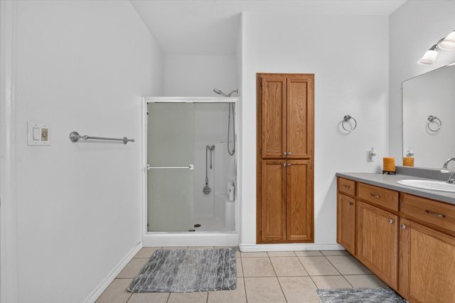 1958 Crockett Street, Sanger, TX 76266