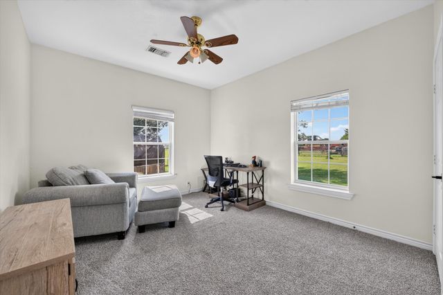 1958 Crockett Street, Sanger, TX 76266