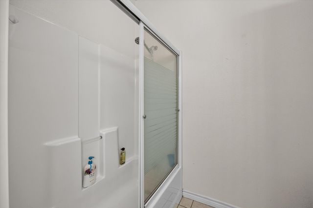 1958 Crockett Street, Sanger, TX 76266
