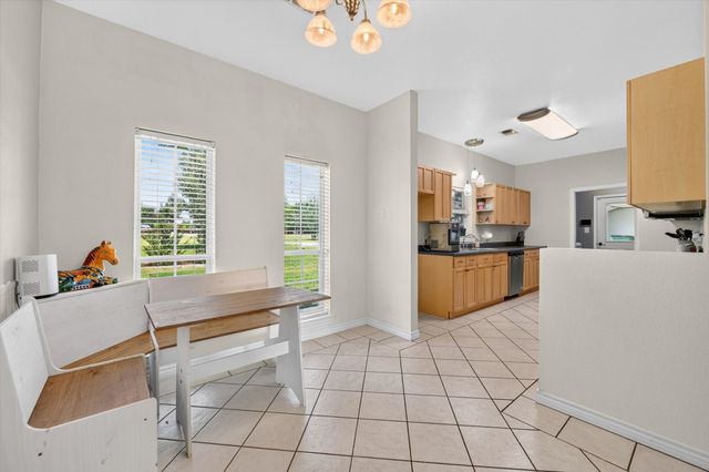 1958 Crockett Street, Sanger, TX 76266