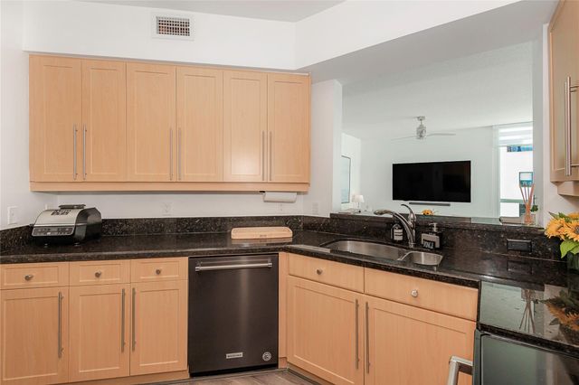 111 SE 8th Avenue 705, Fort Lauderdale, FL 33301