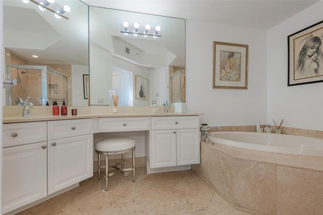 111 SE 8th Avenue 705, Fort Lauderdale, FL 33301