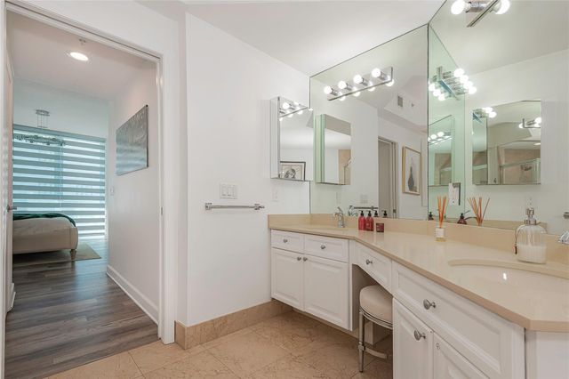 111 SE 8th Avenue 705, Fort Lauderdale, FL 33301