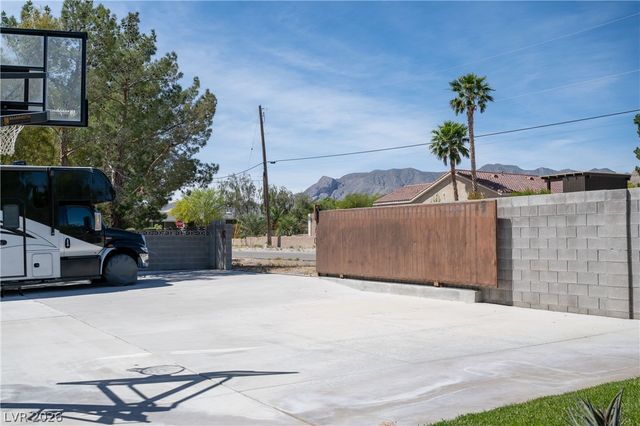 10080 West Tropical Parkway, Las Vegas, NV 89149