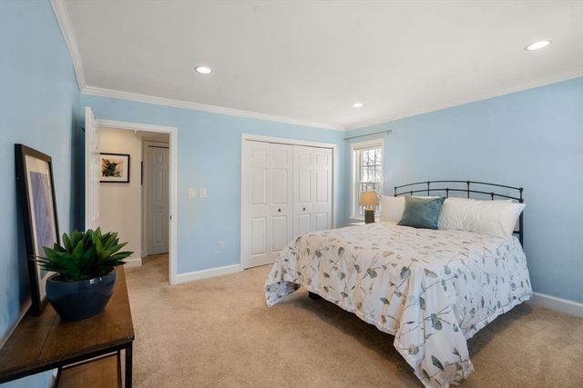 20 N Stone Mill Dr 1026, Dedham, MA 02026