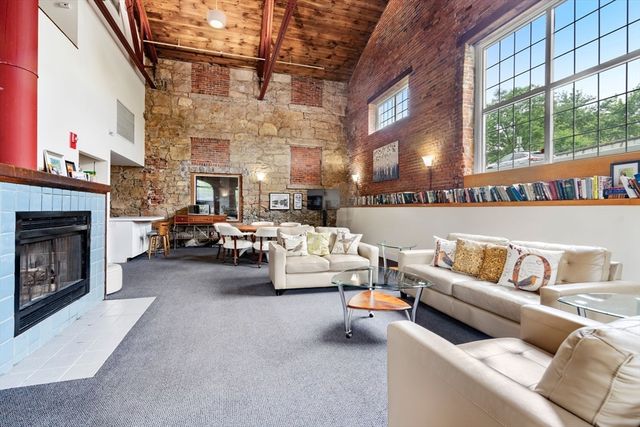 20 N Stone Mill Dr 1026, Dedham, MA 02026