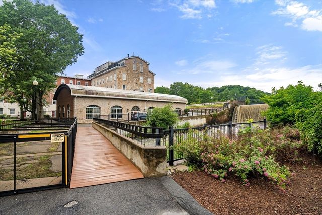 20 N Stone Mill Dr 1026, Dedham, MA 02026