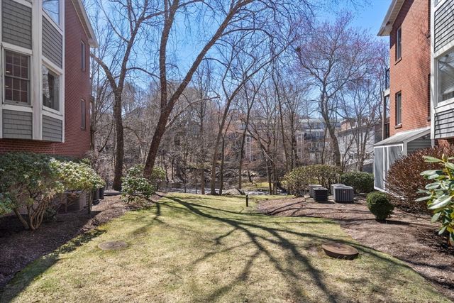 20 N Stone Mill Dr 1026, Dedham, MA 02026